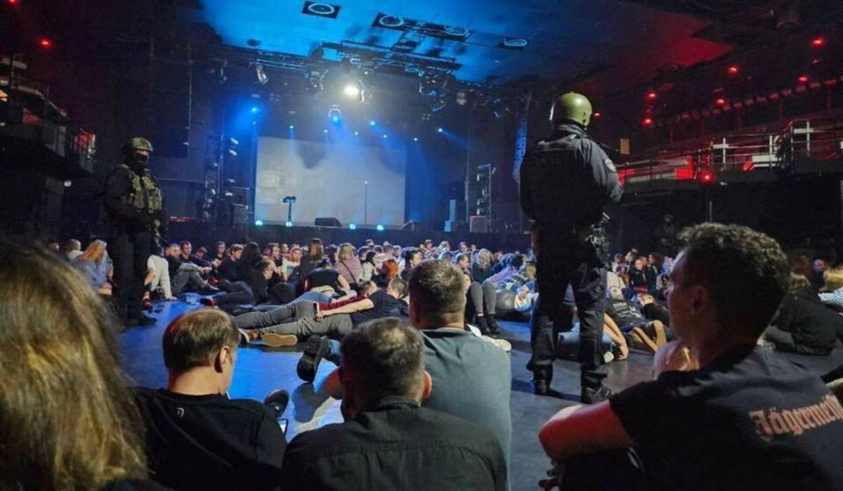 ОМОН не дал выступить группе Zero People в клубе Петербурга