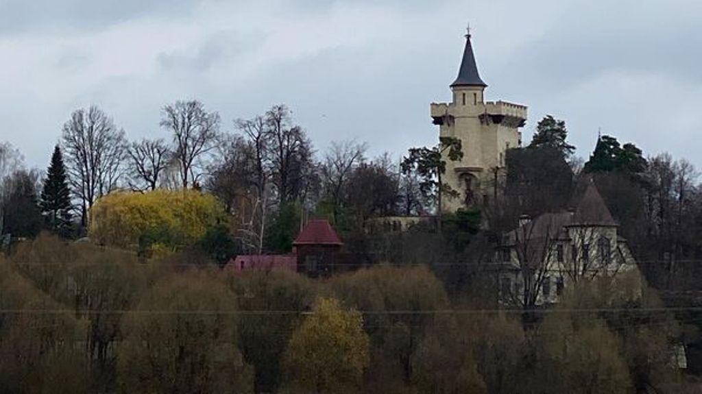 На замок Пугачёвой нашёлся покупатель, но при одном условии