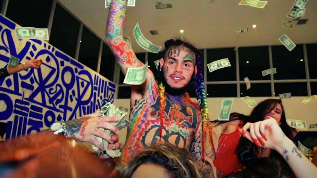 Звёздный рэпер 6IX9INE анонсировал концерт в Москве