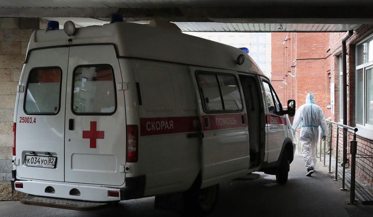 Обрушение металлического окна в элитном ЖК Санкт-Петербурга: пострадала девушка
