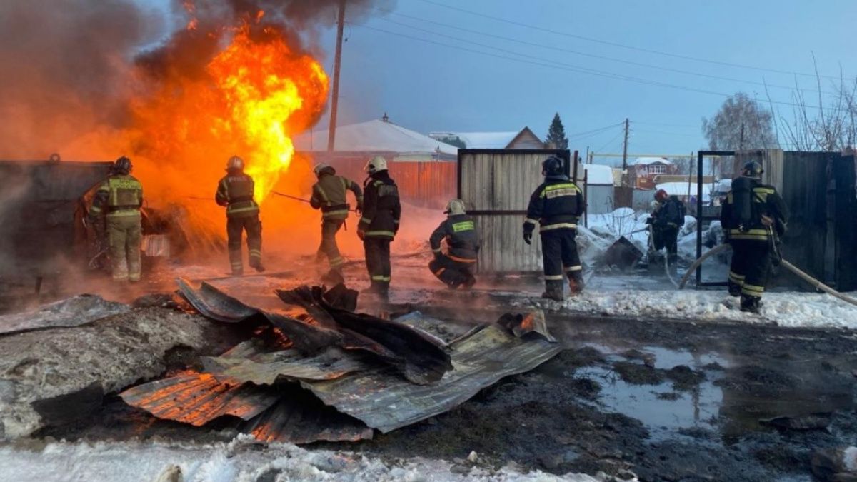 После пожара на нелегальной АЗС в Новосибирске, где пострадал подросток, возбуждено уголовное дело