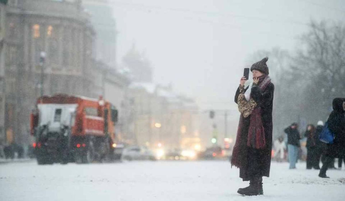 &quot;Настраиваемся на много снега&quot;: Колесов рассказал о погоде в Петербурге в ближайшие дни