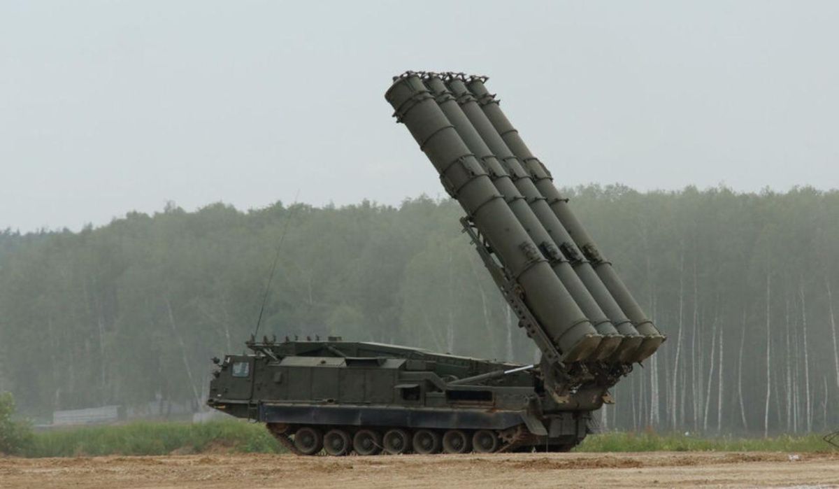 Более десяти дронов сбито над двумя районами Ленинградской области