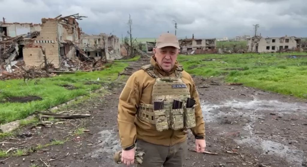 «Из города Соледар вам поздравления»: Пригожин обратился к Зеленскому и командующему сухопутными силами ВСУ