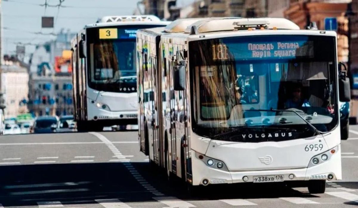 В Петербурге интервалы движения общественного транспорта увеличились до 40 минут