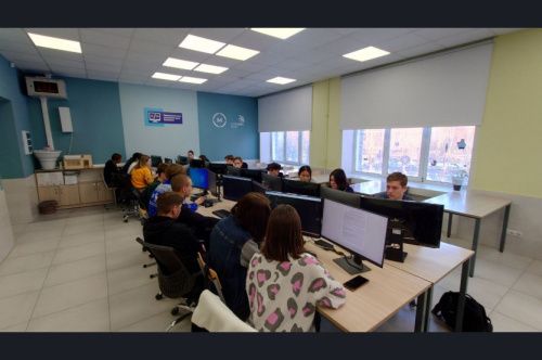 В Новосибирской области преподаватели IT-дисциплин начали получать дополнительные выплаты 