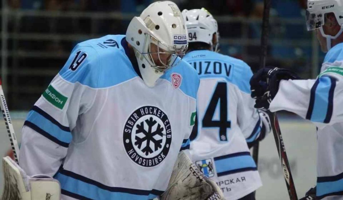 "Сибирь" потерпела разгром от "Металлурга" во втором матче Кубка Гагарина