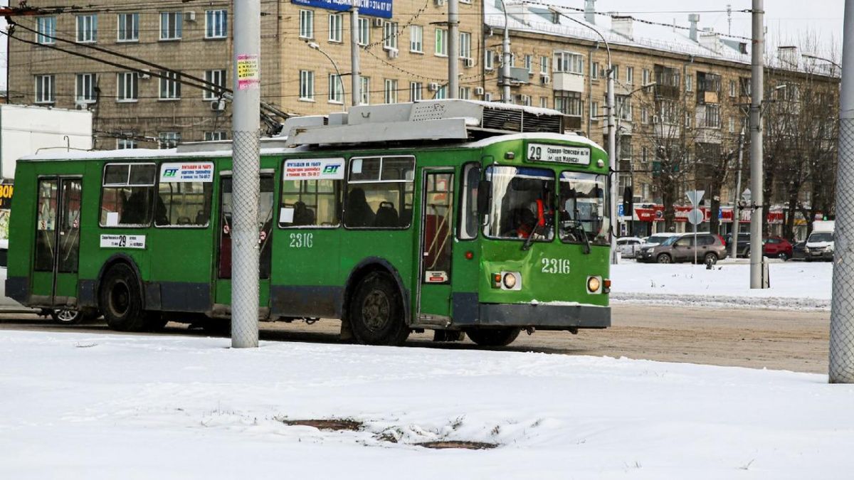В Новосибирске для школьников сделали бесплатный проезд в общественном транспорте