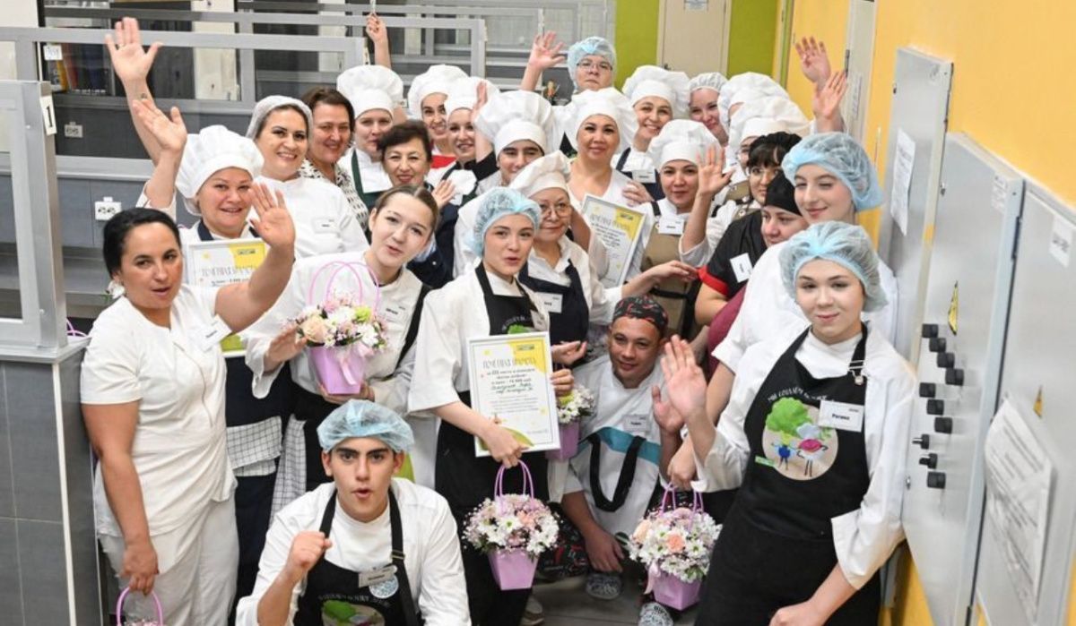 В Казани выбрали лучших поваров школьных столовых на конкурсе «Битва шефов»