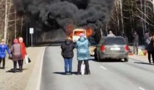 В Новосибирской области загорелся пассажирский автобус 